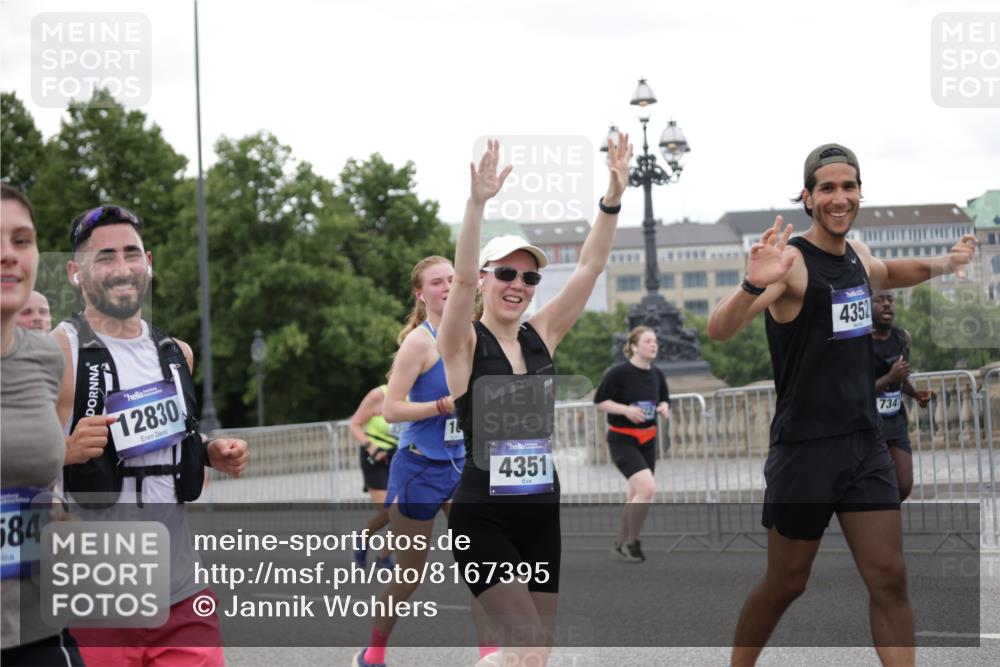29.06.2025 - hella hamburg halbmarathon Jannik Wohlers http://msf.ph/oto/8167395 29.06.2025 11:05:39 Lombardsbrücke 2139, 2731, 3755, 4351, 4352, 4460, 4682, 5006, 5340, 5563, 5922, 6283, 6409, 6798, 7164, 7347, 7979, 8412, 8438, 8804, 9035, 9101, 9160, 9278, 9281, 9285, 11121, 11296, 11852, 11853, 11946, 12753, 12763, 12830, 13216, 13320, 13682, 13813, 13930, 14193, 14749, 15798, 16102, 16510, 16515, 16516, 16542, 16557, 16584, 16699, 17460, 17972, 18441, 18527, 18991 meine-sportfotos.de