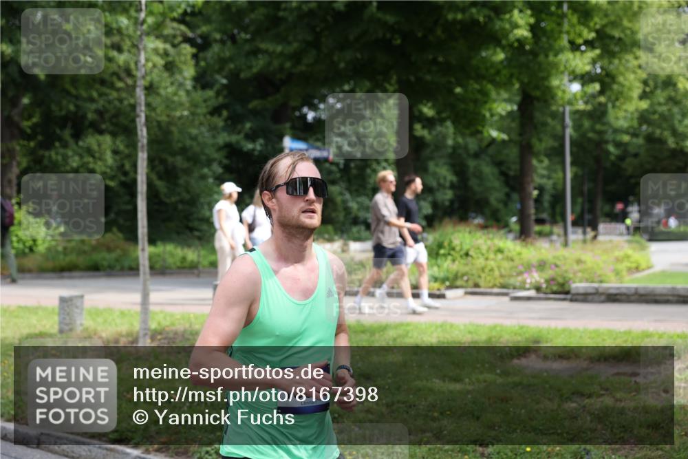 29.06.2025 - hella hamburg halbmarathon Yannick Fuchs http://msf.ph/oto/8167398 29.06.2025 10:40:48 20KM 1139, 2222, 2842, 3087, 4091, 4237, 4497, 4949, 5459, 6373, 6388, 6421, 6691, 6700, 6978, 7335, 8023, 8142, 8482, 8981, 9232, 9386, 9529, 9786, 9794, 11185, 11491, 12171, 12269, 12579, 12651, 12891, 13630, 13698, 13728, 13782, 13940, 14045, 14262, 14541, 14722, 15133, 15149, 15157, 15206, 15684, 15900, 16081, 16127, 16136, 16286, 16466, 16475, 17008, 17190, 17281, 17332, 17353, 17461, 17492, 17669, 17865, 17892, 18118, 19128 meine-sportfotos.de