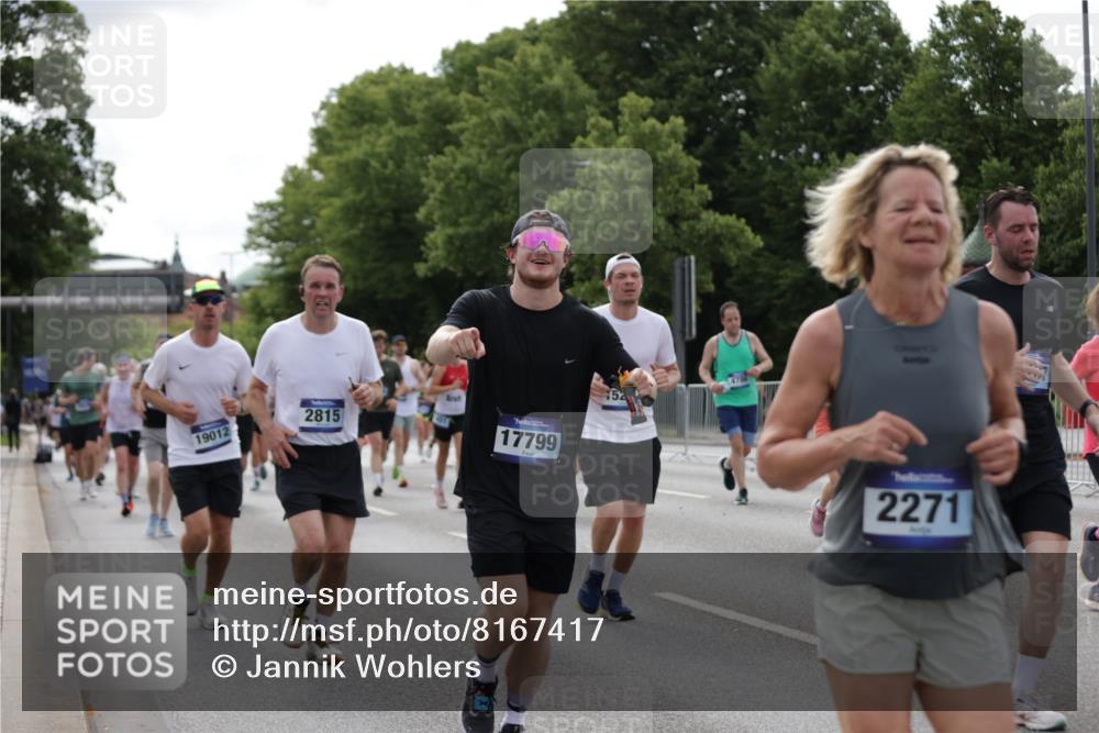 29.06.2025 - hella hamburg halbmarathon Jannik Wohlers http://msf.ph/oto/8167417 29.06.2025 10:21:00 Lombardsbrücke 1028, 1401, 2271, 2635, 2815, 3122, 3770, 3817, 3825, 3826, 4697, 4786, 5373, 5395, 5412, 5493, 6103, 6844, 7375, 7522, 7553, 7781, 8095, 8844, 9100, 9499, 9501, 9532, 9624, 10374, 10874, 10921, 11117, 11610, 11775, 12018, 12368, 13093, 13584, 14118, 14499, 14519, 14664, 14809, 15267, 15387, 15404, 15603, 15752, 15869, 16045, 16107, 16586, 16600, 17341, 17799, 17961, 17969, 18378, 18851, 19012 meine-sportfotos.de