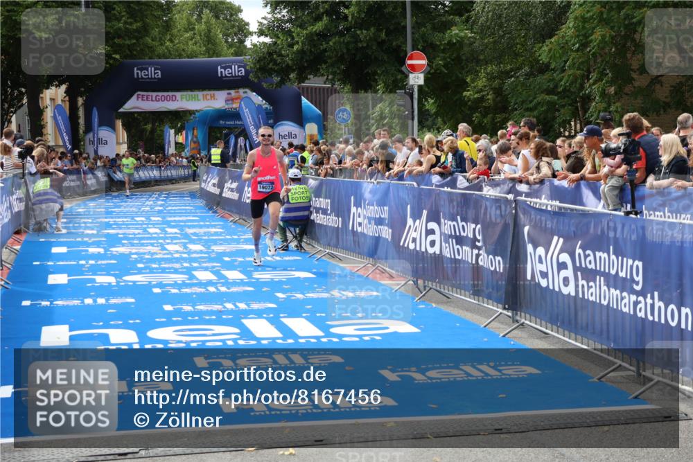 29.06.2025 - hella hamburg halbmarathon Zöllner http://msf.ph/oto/8167456 29.06.2025 10:18:06 Ziel 19072 meine-sportfotos.de