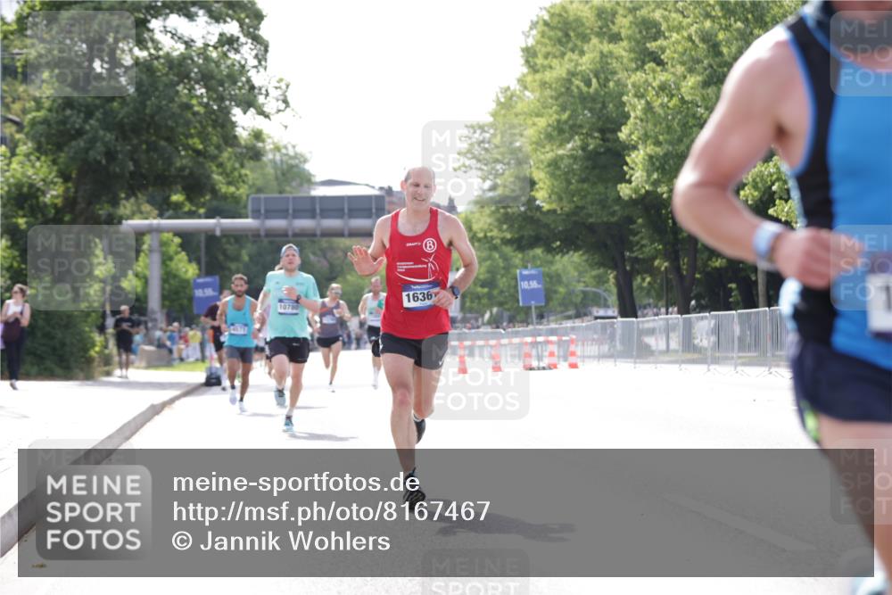 29.06.2025 - hella hamburg halbmarathon Jannik Wohlers http://msf.ph/oto/8167467 29.06.2025 09:41:10 Lombardsbrücke 2459, 4571, 9442, 10234, 10780, 11194, 16361, 16484, 17856 meine-sportfotos.de