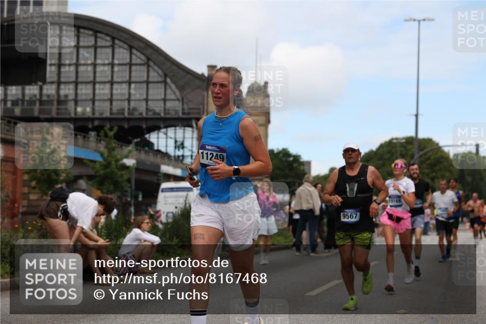 29.06.2025 - hella hamburg halbmarathon Yannick Fuchs http://msf.ph/oto/8167468 29.06.2025 11:18:27 20KM 1694, 1939, 3573, 4834, 5322, 6287, 6899, 7248, 7832, 8537, 9259, 9567, 9635, 9714, 9788, 10148, 10162, 10649, 10966, 11249, 13031, 13206, 13584, 13810, 14240, 14421, 15180, 15402, 15404, 16601, 16604, 16791, 16863, 16991, 18046, 18210, 18698 meine-sportfotos.de