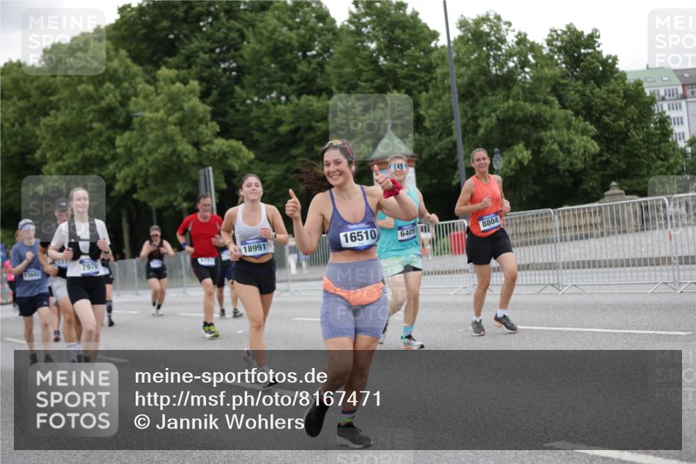 29.06.2025 - hella hamburg halbmarathon Jannik Wohlers http://msf.ph/oto/8167471 29.06.2025 11:05:40 Lombardsbrücke 2139, 2731, 3755, 4351, 4352, 4460, 4682, 5006, 5340, 5563, 5922, 6283, 6409, 6798, 7164, 7347, 7979, 8412, 8438, 8804, 9101, 9160, 9278, 9281, 9285, 11121, 11296, 11386, 11852, 11853, 11946, 12131, 12753, 12763, 12830, 13216, 13320, 13682, 13930, 14749, 15798, 16102, 16510, 16515, 16516, 16542, 16557, 16584, 16699, 17972, 18441, 18527, 18991, 19082 meine-sportfotos.de