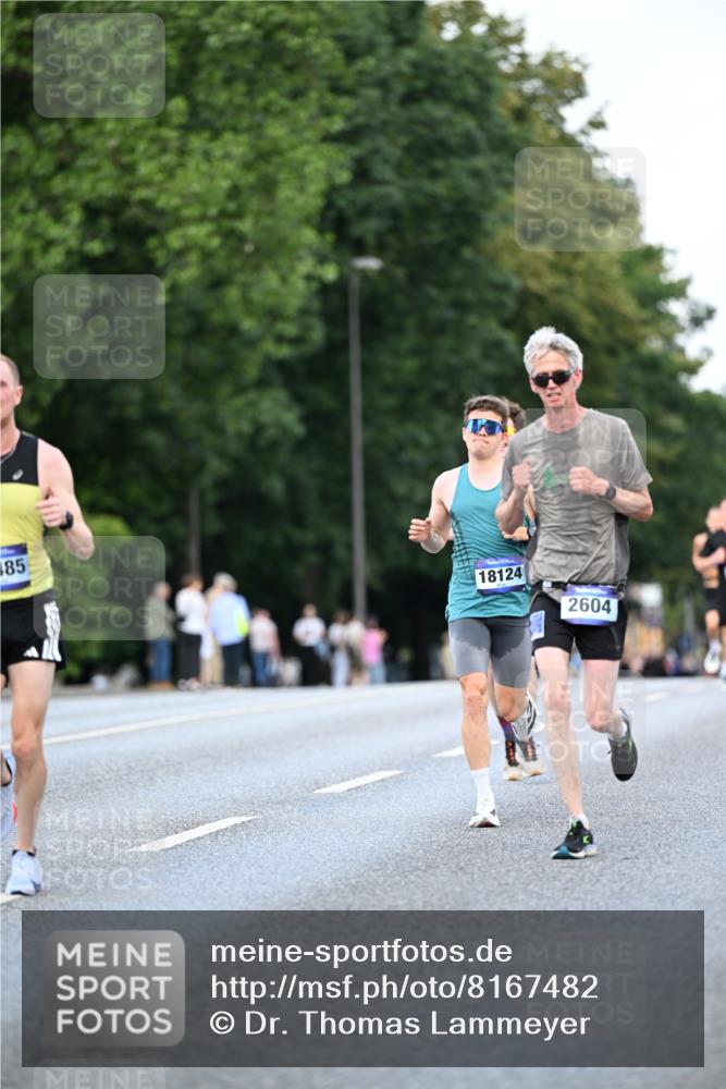 29.06.2025 - hella hamburg halbmarathon Dr. Thomas Lammeyer http://msf.ph/oto/8167482 29.06.2025 09:45:19 Kennedybrücke 1241, 2604, 10485 meine-sportfotos.de