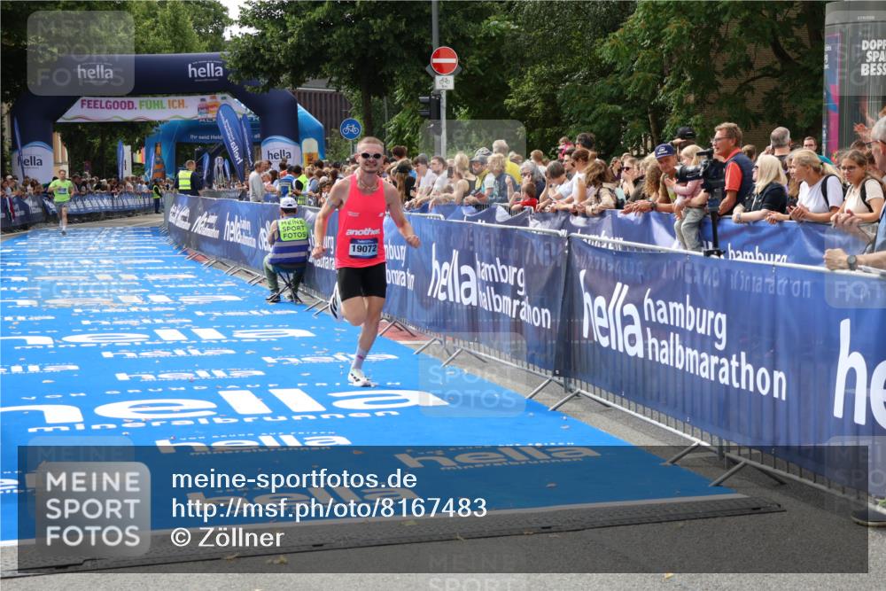 29.06.2025 - hella hamburg halbmarathon Zöllner http://msf.ph/oto/8167483 29.06.2025 10:18:07 Ziel 19072 meine-sportfotos.de