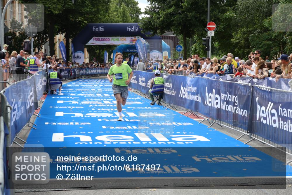 29.06.2025 - hella hamburg halbmarathon Zöllner http://msf.ph/oto/8167497 29.06.2025 10:18:15 Ziel 17786 meine-sportfotos.de