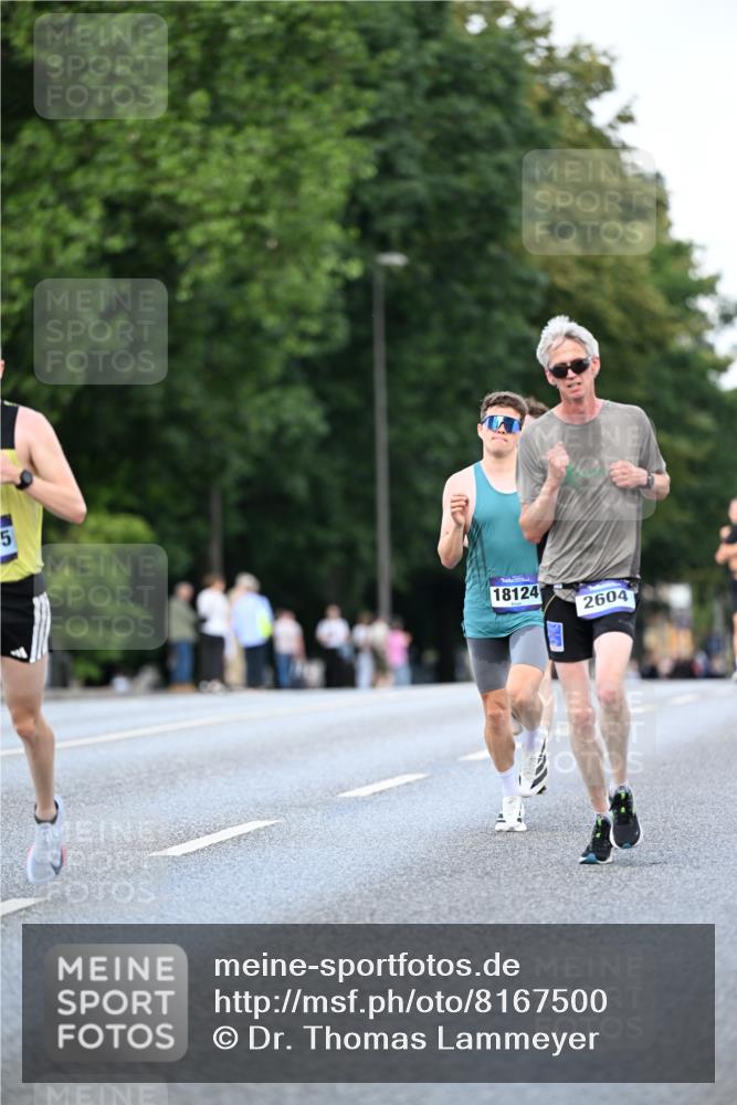 29.06.2025 - hella hamburg halbmarathon Dr. Thomas Lammeyer http://msf.ph/oto/8167500 29.06.2025 09:45:19 Kennedybrücke 1241, 2604, 10485 meine-sportfotos.de