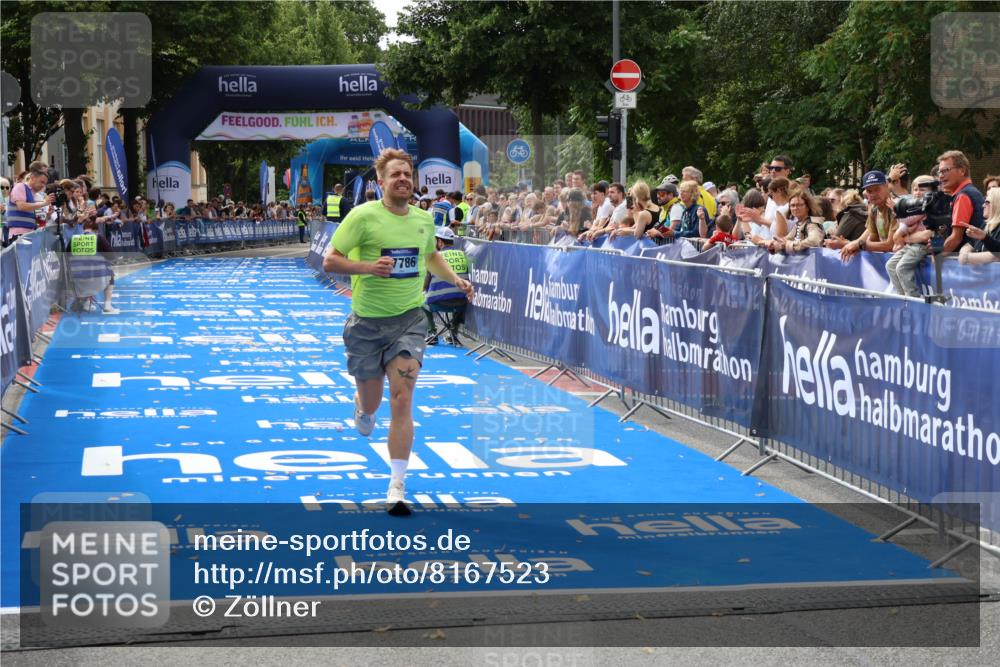 29.06.2025 - hella hamburg halbmarathon Zöllner http://msf.ph/oto/8167523 29.06.2025 10:18:16 Ziel 17786 meine-sportfotos.de
