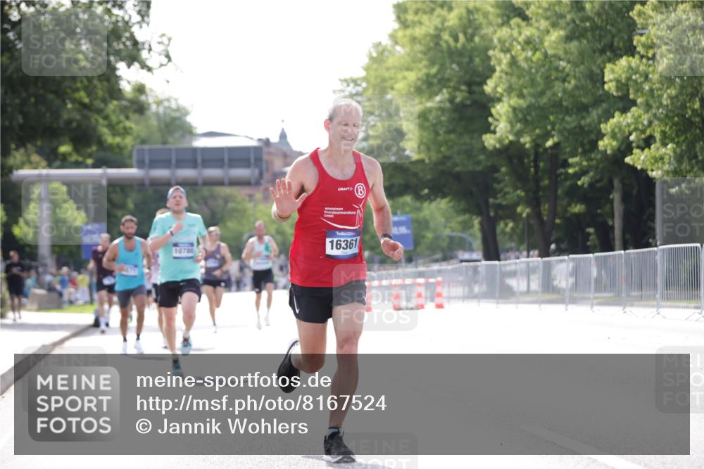 29.06.2025 - hella hamburg halbmarathon Jannik Wohlers http://msf.ph/oto/8167524 29.06.2025 09:41:10 Lombardsbrücke 2459, 4571, 9442, 10234, 10780, 11194, 16361, 16484, 17856 meine-sportfotos.de