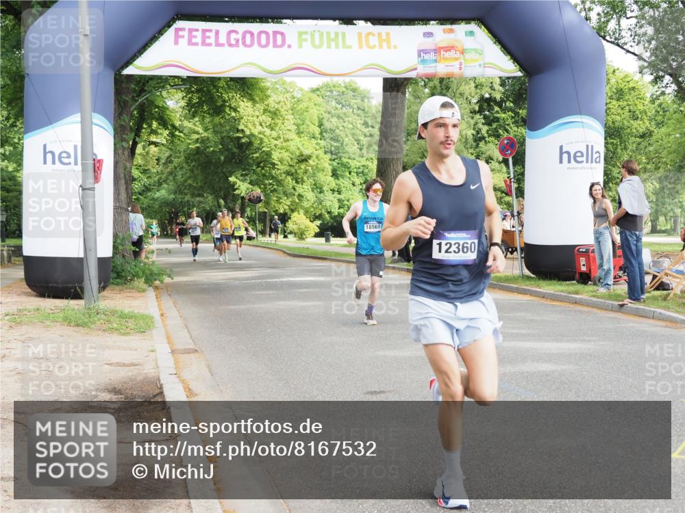 29.06.2025 - hella hamburg halbmarathon MichiJ http://msf.ph/oto/8167532 29.06.2025 10:14:24 Zwischen KM18-KM19 5301, 9385, 12360 meine-sportfotos.de