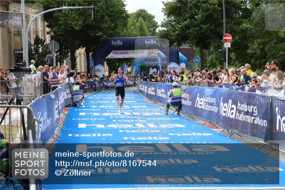 29.06.2025 - hella hamburg halbmarathon Zöllner http://msf.ph/oto/8167544 29.06.2025 10:18:48 Ziel 15495 meine-sportfotos.de