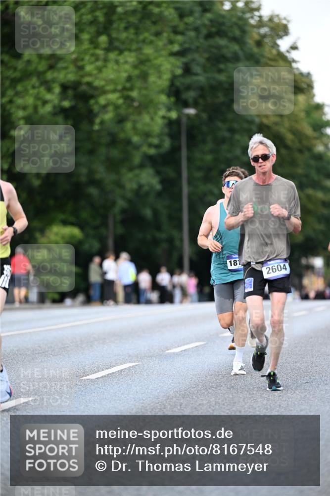 29.06.2025 - hella hamburg halbmarathon Dr. Thomas Lammeyer http://msf.ph/oto/8167548 29.06.2025 09:45:19 Kennedybrücke 1241, 2604, 10485 meine-sportfotos.de