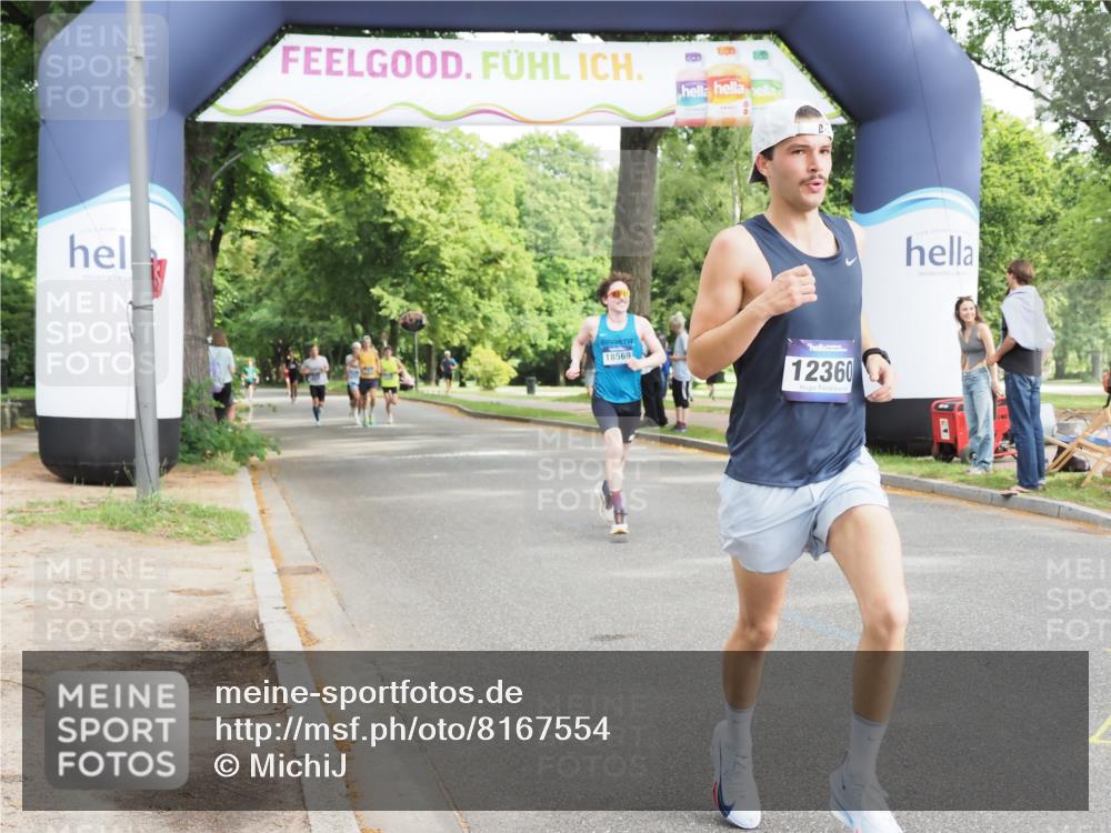 29.06.2025 - hella hamburg halbmarathon MichiJ http://msf.ph/oto/8167554 29.06.2025 10:14:24 Zwischen KM18-KM19 5301, 9385, 12360 meine-sportfotos.de