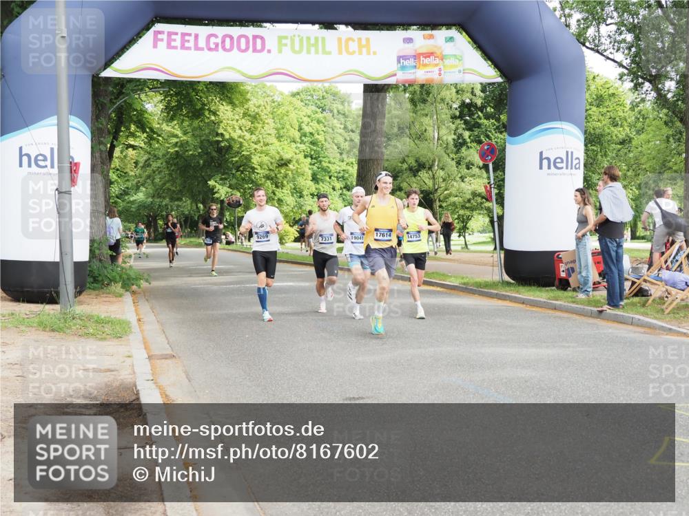 29.06.2025 - hella hamburg halbmarathon MichiJ http://msf.ph/oto/8167602 29.06.2025 10:14:29 Zwischen KM18-KM19 12360, 14753, 18569, 19041 meine-sportfotos.de
