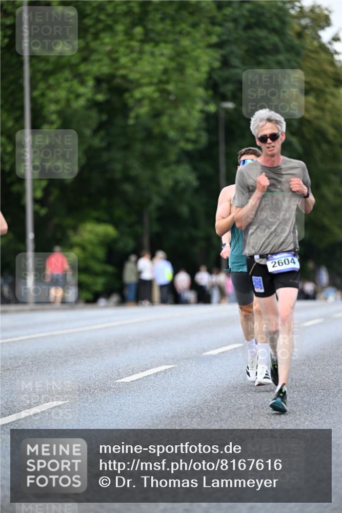 29.06.2025 - hella hamburg halbmarathon Dr. Thomas Lammeyer http://msf.ph/oto/8167616 29.06.2025 09:45:20 Kennedybrücke 1241, 2604, 10485 meine-sportfotos.de