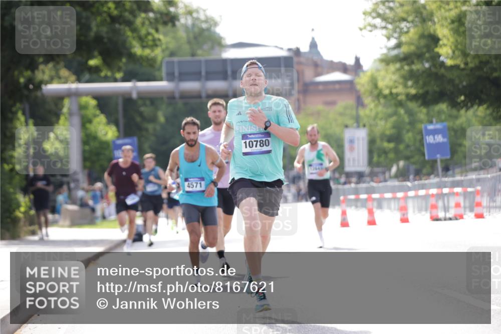 29.06.2025 - hella hamburg halbmarathon Jannik Wohlers http://msf.ph/oto/8167621 29.06.2025 09:41:11 Lombardsbrücke 2459, 4571, 9442, 10234, 10780, 11194, 16361, 16484, 17856 meine-sportfotos.de