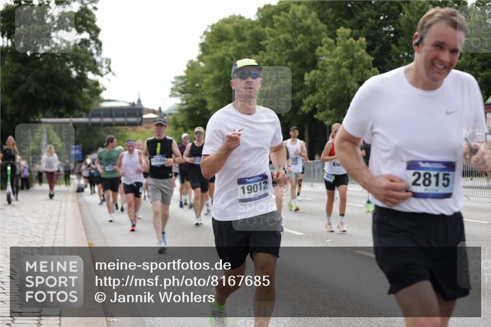 29.06.2025 - hella hamburg halbmarathon Jannik Wohlers http://msf.ph/oto/8167685 29.06.2025 10:21:02 Lombardsbrücke 1072, 1401, 2271, 2635, 2815, 3122, 3770, 3817, 3825, 3826, 4697, 4786, 5373, 5395, 5412, 5493, 6103, 6844, 7375, 7522, 7553, 7781, 8095, 8286, 8844, 9100, 9483, 9499, 9532, 9624, 10374, 10874, 10921, 11117, 11610, 12018, 12368, 13093, 13584, 13937, 14118, 14664, 15267, 15387, 15404, 15603, 15752, 15869, 16045, 16107, 16586, 16600, 17799, 17961, 17969, 18378, 18851, 19012 meine-sportfotos.de