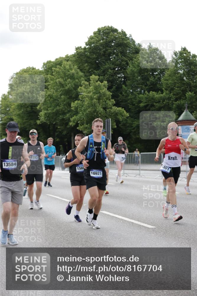 29.06.2025 - hella hamburg halbmarathon Jannik Wohlers http://msf.ph/oto/8167704 29.06.2025 10:21:04 Lombardsbrücke 1072, 1401, 2271, 2635, 2815, 3122, 3770, 3817, 3825, 3826, 4697, 4786, 5122, 5373, 5395, 5412, 5493, 5759, 6103, 6844, 7375, 7522, 7553, 7781, 8095, 8286, 8844, 9100, 9369, 9483, 9499, 9532, 9624, 10374, 10874, 10921, 11117, 11610, 12018, 12041, 12368, 13093, 13584, 13937, 14118, 14664, 15267, 15404, 15603, 15752, 15869, 16045, 16107, 16586, 17799, 17961, 17969, 18378, 18851, 19012 meine-sportfotos.de