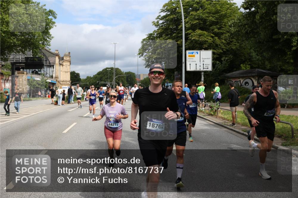 29.06.2025 - hella hamburg halbmarathon Yannick Fuchs http://msf.ph/oto/8167737 29.06.2025 10:40:51 20KM 1139, 2222, 2842, 3087, 4091, 4237, 4497, 4949, 5459, 6373, 6388, 6421, 6691, 6700, 6978, 7335, 8023, 8142, 8482, 8981, 9232, 9386, 9529, 9786, 9794, 11185, 11491, 12171, 12269, 12579, 12651, 12891, 13630, 13698, 13728, 13782, 13940, 14045, 14262, 14449, 14541, 14722, 15133, 15149, 15157, 15206, 15684, 15900, 16081, 16127, 16136, 16286, 16466, 16475, 17008, 17281, 17332, 17353, 17461, 17492, 17669, 17865, 17892, 18118 meine-sportfotos.de