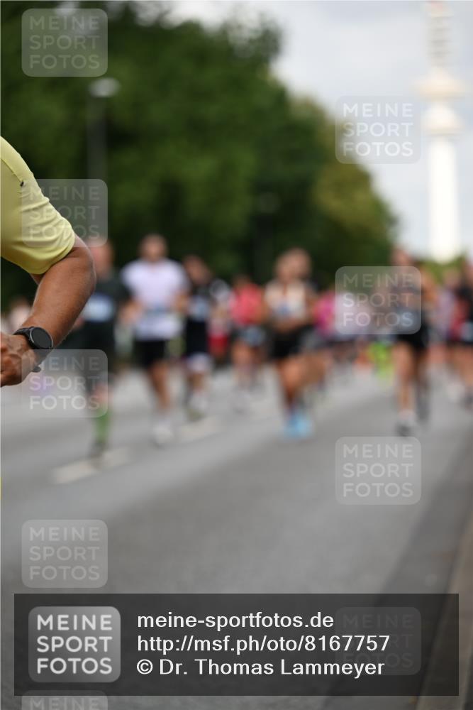 29.06.2025 - hella hamburg halbmarathon Dr. Thomas Lammeyer http://msf.ph/oto/8167757 29.06.2025 10:09:27 Kennedybrücke 1213, 1863, 2298, 3071, 3578, 4014, 4220, 4394, 4782, 5073, 5869, 6059, 6907, 6908, 7826, 8316, 8727, 8999, 9007, 9019, 9075, 9165, 9361, 9559, 9680, 10694 meine-sportfotos.de