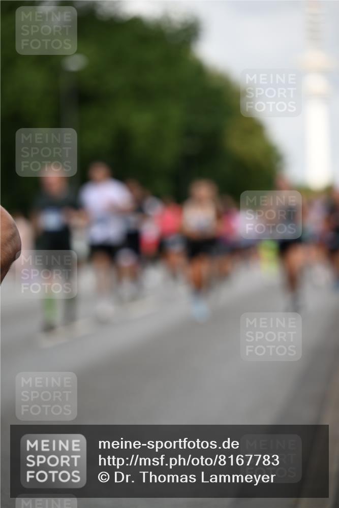 29.06.2025 - hella hamburg halbmarathon Dr. Thomas Lammeyer http://msf.ph/oto/8167783 29.06.2025 10:09:27 Kennedybrücke 1213, 1863, 2298, 3071, 3578, 4014, 4220, 4394, 4782, 5073, 5869, 6059, 6907, 6908, 7826, 8316, 8727, 8999, 9007, 9019, 9075, 9165, 9361, 9559, 9680, 10694 meine-sportfotos.de