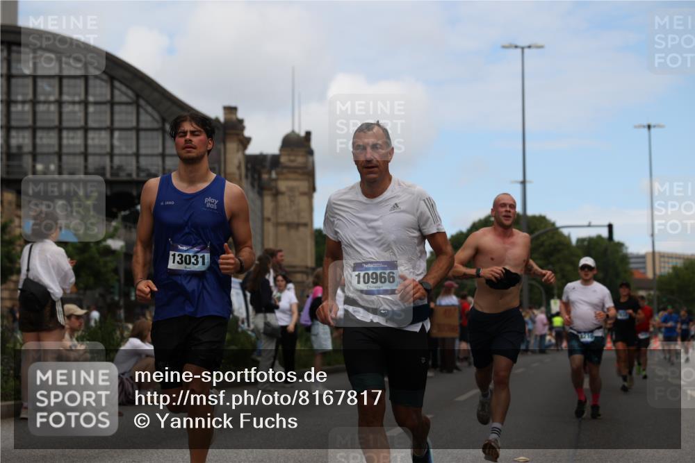 29.06.2025 - hella hamburg halbmarathon Yannick Fuchs http://msf.ph/oto/8167817 29.06.2025 11:18:32 20KM 1694, 1939, 2097, 3088, 3573, 4131, 4834, 5429, 6287, 6899, 7832, 8537, 9259, 9567, 9788, 10050, 10148, 10172, 10649, 10966, 11249, 13031, 13206, 13810, 14421, 15129, 15180, 15266, 15402, 16601, 16604, 16863, 18210, 18698 meine-sportfotos.de