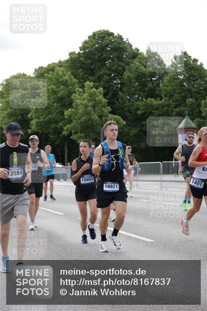29.06.2025 - hella hamburg halbmarathon Jannik Wohlers http://msf.ph/oto/8167837 29.06.2025 10:21:04 Lombardsbrücke 1072, 1401, 2271, 2635, 2815, 3122, 3770, 3817, 3825, 3826, 4697, 4786, 5122, 5373, 5395, 5412, 5493, 5759, 6103, 6844, 7375, 7522, 7553, 7781, 8095, 8286, 8844, 9100, 9369, 9483, 9499, 9532, 9624, 10374, 10874, 10921, 11117, 11610, 12018, 12041, 12368, 13093, 13584, 13937, 14118, 14664, 15267, 15404, 15603, 15752, 15869, 16045, 16107, 16586, 17799, 17961, 17969, 18378, 18851, 19012 meine-sportfotos.de