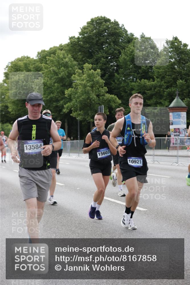 29.06.2025 - hella hamburg halbmarathon Jannik Wohlers http://msf.ph/oto/8167858 29.06.2025 10:21:05 Lombardsbrücke 1072, 1401, 2271, 2635, 2815, 3122, 3770, 3817, 3825, 3826, 4697, 4786, 5122, 5373, 5395, 5412, 5493, 5759, 6103, 6844, 7375, 7522, 7553, 7781, 8095, 8286, 8896, 9100, 9369, 9483, 9499, 9532, 9624, 10374, 10874, 10921, 11117, 11610, 12018, 12041, 12368, 13093, 13584, 13937, 14118, 14278, 14664, 15267, 15404, 15603, 15752, 15869, 16045, 16107, 17799, 17961, 17969, 18378, 18851, 19012 meine-sportfotos.de