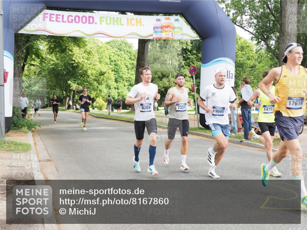 29.06.2025 - hella hamburg halbmarathon MichiJ http://msf.ph/oto/8167860 29.06.2025 10:14:31 Zwischen KM18-KM19 7331, 9269, 12360, 14753, 17614, 18569, 19041 meine-sportfotos.de