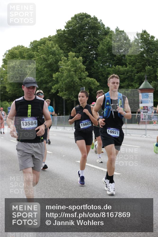 29.06.2025 - hella hamburg halbmarathon Jannik Wohlers http://msf.ph/oto/8167869 29.06.2025 10:21:05 Lombardsbrücke 1072, 1401, 2271, 2635, 2815, 3122, 3770, 3817, 3825, 3826, 4697, 4786, 5122, 5373, 5395, 5412, 5493, 5759, 6103, 6844, 7375, 7522, 7553, 7781, 8095, 8286, 8896, 9100, 9369, 9483, 9499, 9532, 9624, 10374, 10874, 10921, 11117, 11610, 12018, 12041, 12368, 13093, 13584, 13937, 14118, 14278, 14664, 15267, 15404, 15603, 15752, 15869, 16045, 16107, 17799, 17961, 17969, 18378, 18851, 19012 meine-sportfotos.de