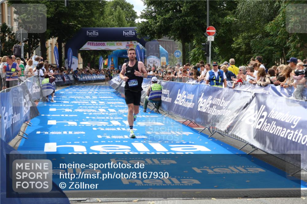 29.06.2025 - hella hamburg halbmarathon Zöllner http://msf.ph/oto/8167930 29.06.2025 10:19:00 Ziel 11342 meine-sportfotos.de