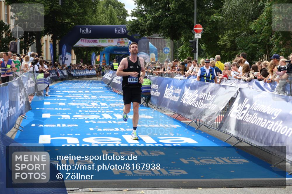 29.06.2025 - hella hamburg halbmarathon Zöllner http://msf.ph/oto/8167938 29.06.2025 10:19:01 Ziel 11342 meine-sportfotos.de