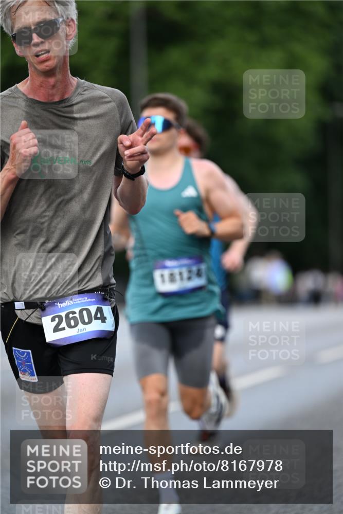 29.06.2025 - hella hamburg halbmarathon Dr. Thomas Lammeyer http://msf.ph/oto/8167978 29.06.2025 09:45:22 Kennedybrücke 1241, 2604, 10485 meine-sportfotos.de