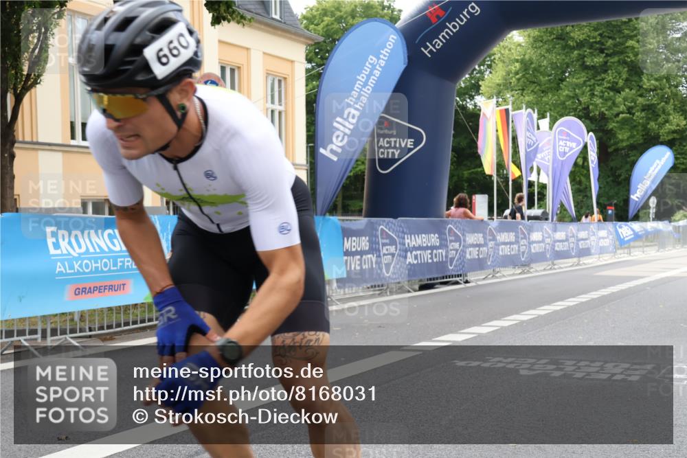 29.06.2025 - hella hamburg halbmarathon Strokosch-Dieckow http://msf.ph/oto/8168031 29.06.2025 09:06:27 Ziel 20025, 20459 meine-sportfotos.de