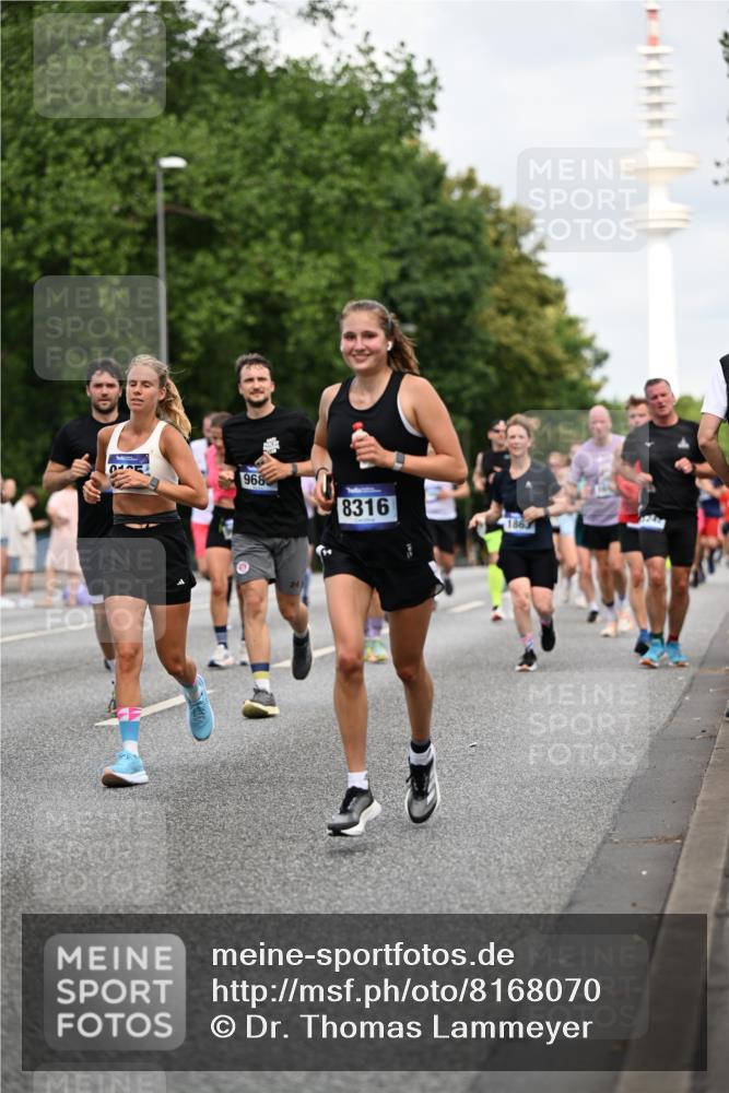 29.06.2025 - hella hamburg halbmarathon Dr. Thomas Lammeyer http://msf.ph/oto/8168070 29.06.2025 10:09:30 Kennedybrücke 1213, 1863, 2298, 3071, 3578, 4014, 4220, 4394, 4782, 4868, 5073, 5869, 6059, 7826, 8316, 8727, 8999, 9007, 9019, 9075, 9165, 9361, 9559, 9680, 9736, 10694 meine-sportfotos.de