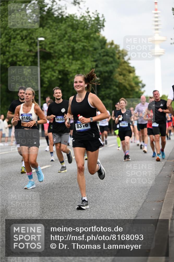 29.06.2025 - hella hamburg halbmarathon Dr. Thomas Lammeyer http://msf.ph/oto/8168093 29.06.2025 10:09:30 Kennedybrücke 1213, 1863, 2298, 3071, 3578, 4014, 4220, 4394, 4782, 4868, 5073, 5869, 6059, 7826, 8316, 8727, 8999, 9007, 9019, 9075, 9165, 9361, 9559, 9680, 9736, 10694 meine-sportfotos.de
