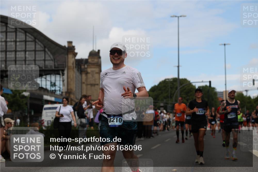 29.06.2025 - hella hamburg halbmarathon Yannick Fuchs http://msf.ph/oto/8168096 29.06.2025 11:18:35 20KM 1694, 1939, 2097, 3088, 3247, 3363, 3573, 4131, 5171, 5429, 6287, 6899, 7832, 8537, 9567, 10050, 10148, 10172, 10649, 10966, 11249, 12996, 13031, 13206, 13810, 14421, 15129, 15180, 15266, 15402, 16601, 16604, 16863, 17496, 17954, 18210, 18698, 18755 meine-sportfotos.de
