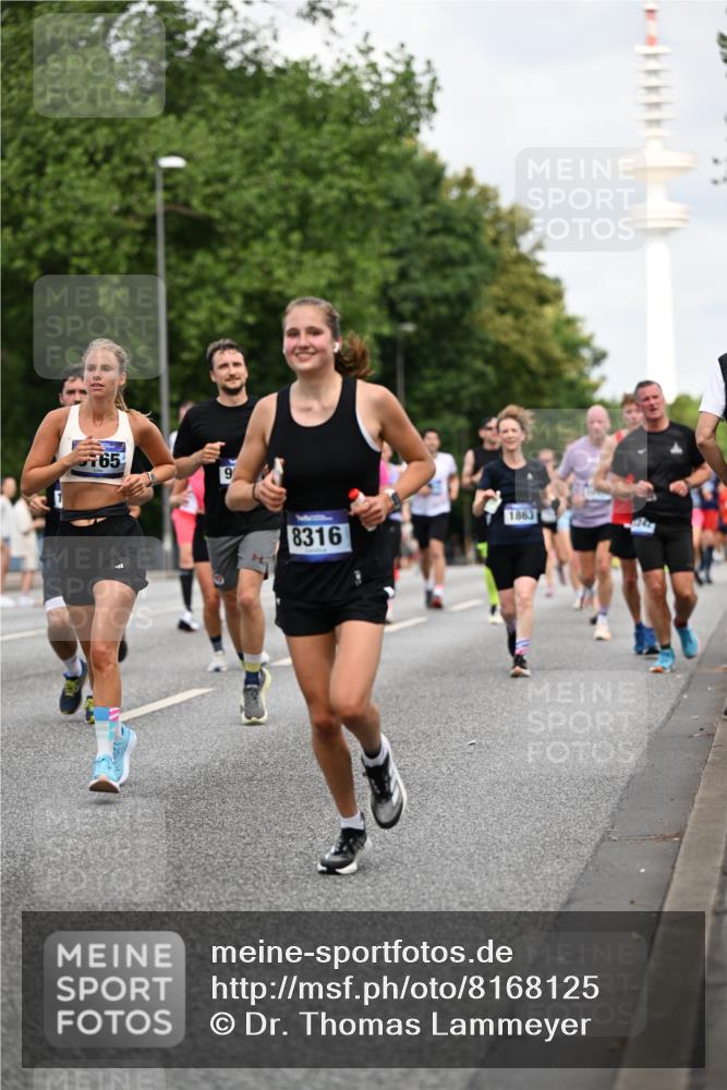 29.06.2025 - hella hamburg halbmarathon Dr. Thomas Lammeyer http://msf.ph/oto/8168125 29.06.2025 10:09:30 Kennedybrücke 1213, 1863, 2298, 3071, 3578, 4014, 4220, 4394, 4782, 4868, 5073, 5869, 6059, 7826, 8316, 8727, 8999, 9007, 9019, 9075, 9165, 9361, 9559, 9680, 9736, 10694 meine-sportfotos.de