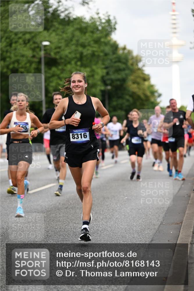 29.06.2025 - hella hamburg halbmarathon Dr. Thomas Lammeyer http://msf.ph/oto/8168143 29.06.2025 10:09:30 Kennedybrücke 1213, 1863, 2298, 3071, 3578, 4014, 4220, 4394, 4782, 4868, 5073, 5869, 6059, 7826, 8316, 8727, 8999, 9007, 9019, 9075, 9165, 9361, 9559, 9680, 9736, 10694 meine-sportfotos.de