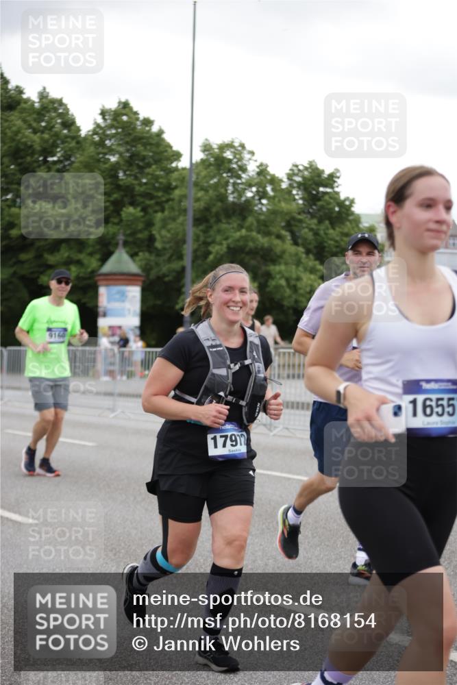 29.06.2025 - hella hamburg halbmarathon Jannik Wohlers http://msf.ph/oto/8168154 29.06.2025 11:05:49 Lombardsbrücke 1124, 2139, 3609, 4003, 4384, 4460, 5006, 5199, 5922, 6409, 6484, 6741, 7979, 8412, 8804, 9101, 9160, 9278, 9281, 9285, 11138, 11189, 11386, 11941, 11946, 12131, 12241, 12358, 12586, 13169, 13304, 13682, 13930, 14539, 14749, 15798, 15811, 16102, 16515, 16557, 17564, 17565, 17716, 17947, 17972, 18005, 18441, 18991, 19082 meine-sportfotos.de