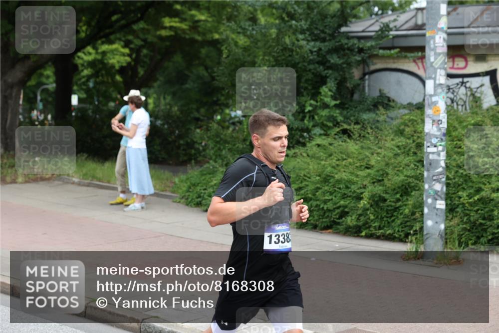 29.06.2025 - hella hamburg halbmarathon Yannick Fuchs http://msf.ph/oto/8168308 29.06.2025 10:23:20 20KM 1953, 2604, 3075, 7389, 10106, 12189, 12529, 13383, 15883 meine-sportfotos.de