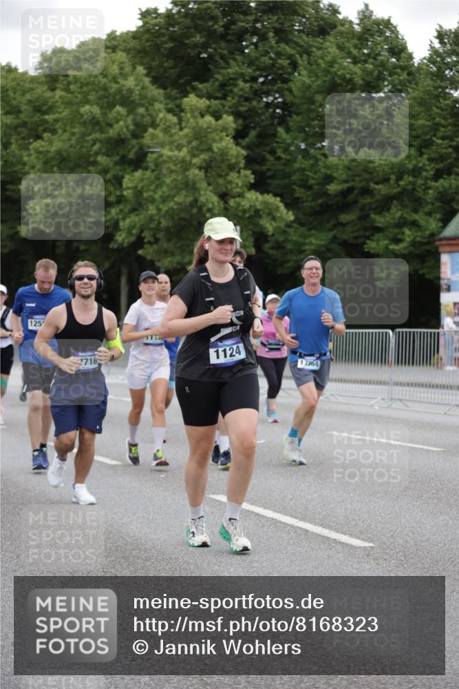 29.06.2025 - hella hamburg halbmarathon Jannik Wohlers http://msf.ph/oto/8168323 29.06.2025 11:05:52 Lombardsbrücke 1124, 2139, 2950, 2967, 3609, 4003, 4384, 4460, 5199, 6484, 6741, 8412, 9101, 9160, 9278, 9281, 9285, 9713, 11138, 11189, 11386, 11941, 11946, 12131, 12241, 12358, 12586, 12689, 13169, 13304, 13655, 13682, 13930, 14539, 14749, 15798, 15811, 16515, 16557, 17564, 17565, 17716, 17947, 17972, 18005, 18441, 18991, 19082 meine-sportfotos.de