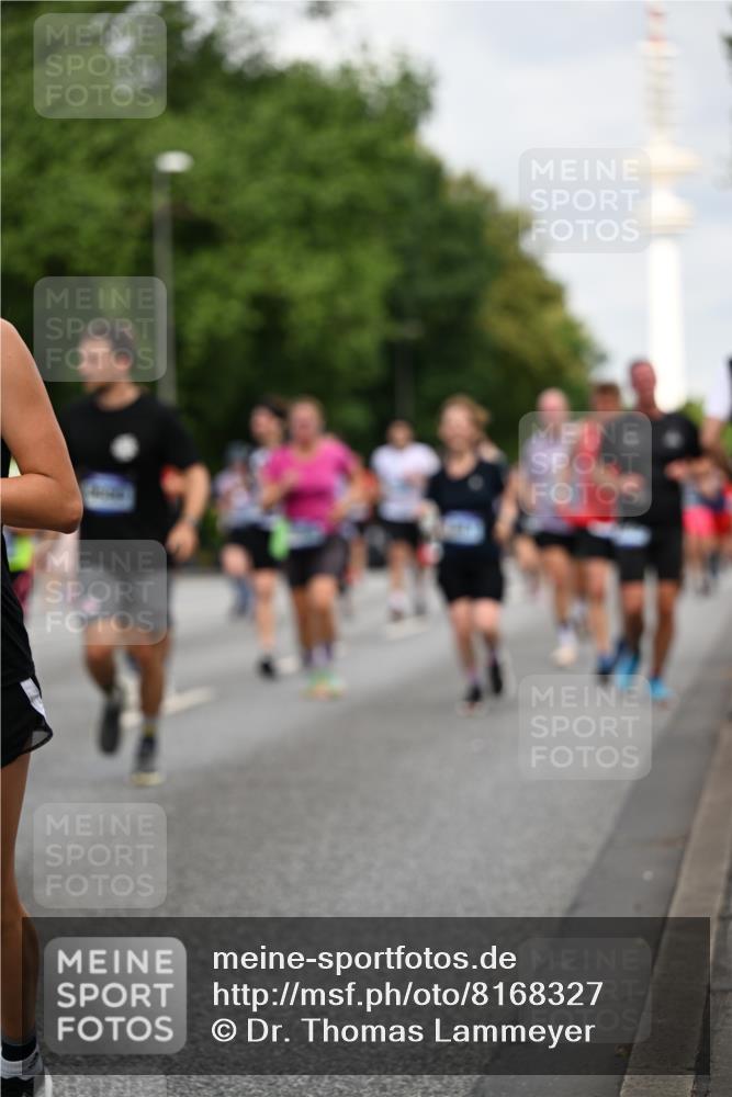 29.06.2025 - hella hamburg halbmarathon Dr. Thomas Lammeyer http://msf.ph/oto/8168327 29.06.2025 10:09:31 Kennedybrücke 1213, 1863, 2298, 3071, 3578, 4014, 4220, 4394, 4782, 4868, 5073, 5869, 6059, 7826, 8316, 8727, 8999, 9007, 9019, 9075, 9165, 9361, 9559, 9680, 9736, 9737, 10694 meine-sportfotos.de