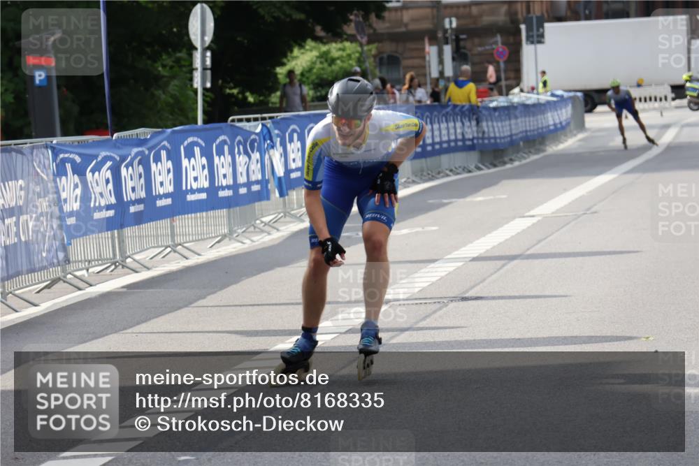 29.06.2025 - hella hamburg halbmarathon Strokosch-Dieckow http://msf.ph/oto/8168335 29.06.2025 09:06:56 Ziel 20471, 20479 meine-sportfotos.de