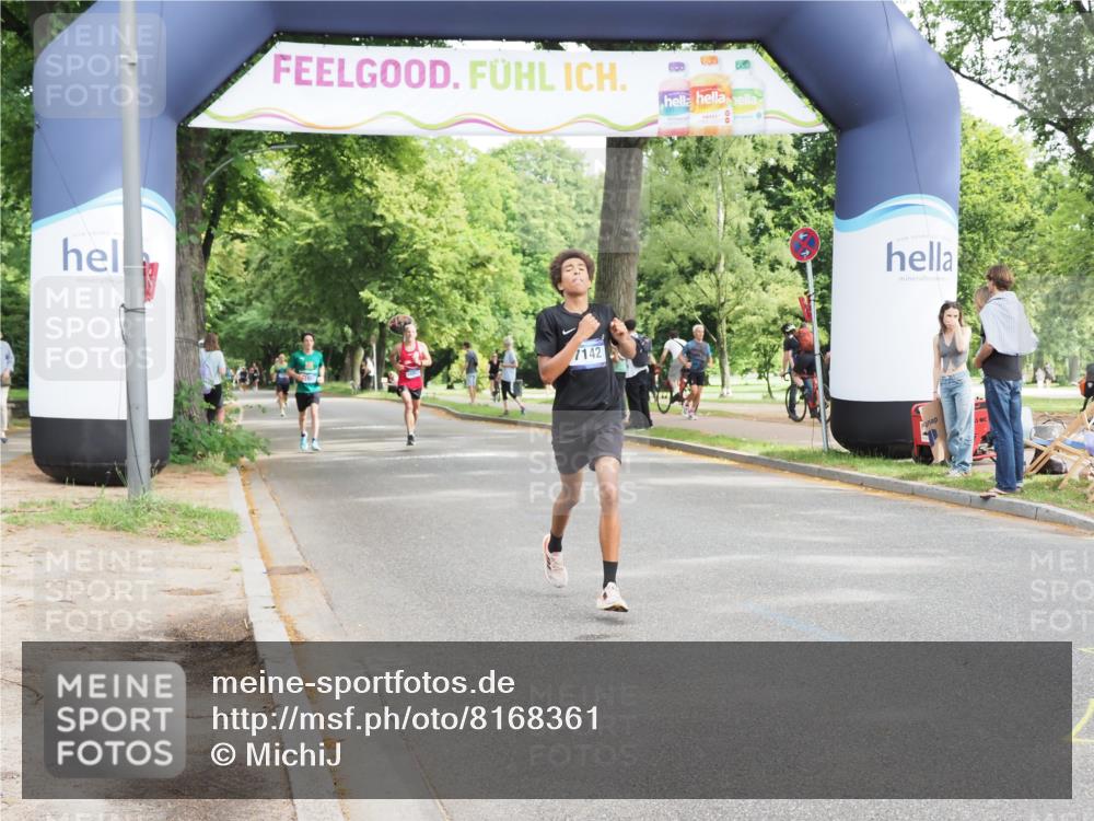 29.06.2025 - hella hamburg halbmarathon MichiJ http://msf.ph/oto/8168361 29.06.2025 10:14:36 Zwischen KM18-KM19 7142, 7331, 7855, 9269, 14753, 17614, 19041 meine-sportfotos.de