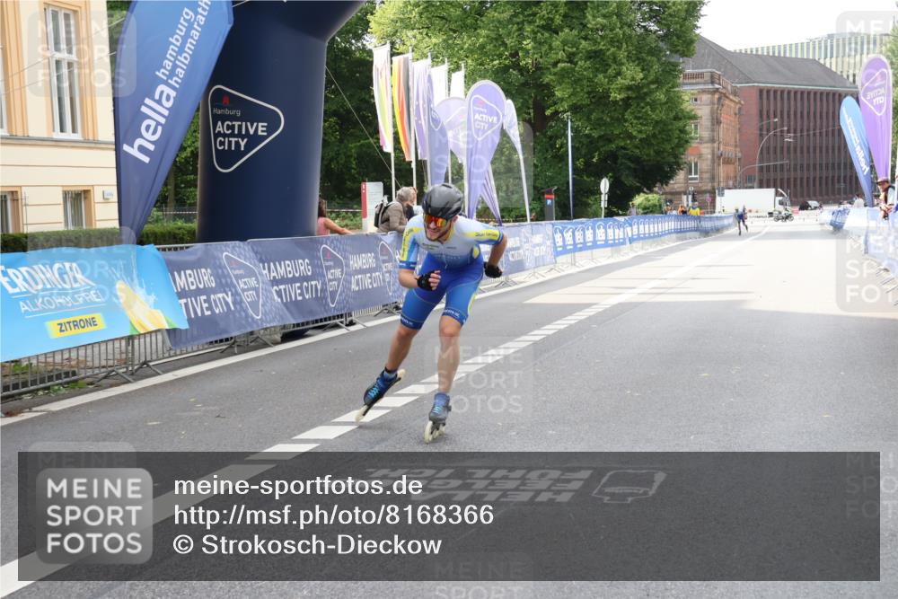 29.06.2025 - hella hamburg halbmarathon Strokosch-Dieckow http://msf.ph/oto/8168366 29.06.2025 09:06:58 Ziel 20471, 20479 meine-sportfotos.de