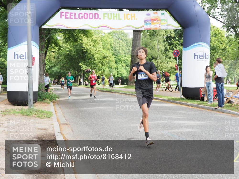 29.06.2025 - hella hamburg halbmarathon MichiJ http://msf.ph/oto/8168412 29.06.2025 10:14:36 Zwischen KM18-KM19 7142, 7331, 7855, 9269, 14753, 17614, 19041 meine-sportfotos.de