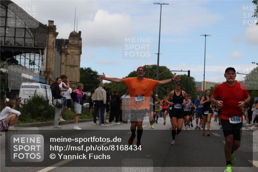 29.06.2025 - hella hamburg halbmarathon Yannick Fuchs http://msf.ph/oto/8168434 29.06.2025 11:18:39 20KM 1694, 2097, 2271, 3088, 3247, 3363, 3573, 4131, 4166, 5171, 5429, 6287, 6676, 6899, 7519, 7808, 7832, 8537, 9327, 9567, 10050, 10148, 10172, 10550, 10649, 10966, 11249, 12996, 13031, 13206, 13810, 15129, 15180, 15266, 15402, 16863, 17496, 17954, 18210, 18755, 19154 meine-sportfotos.de