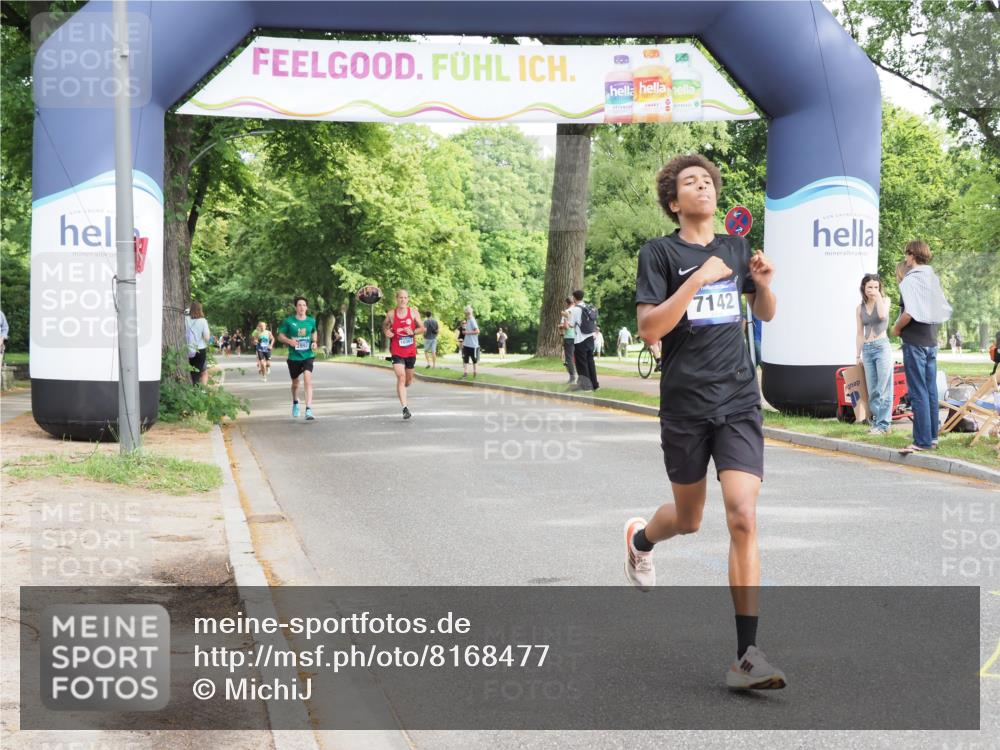 29.06.2025 - hella hamburg halbmarathon MichiJ http://msf.ph/oto/8168477 29.06.2025 10:14:37 Zwischen KM18-KM19 7142, 7331, 7855, 9269, 14753, 17614, 19041 meine-sportfotos.de