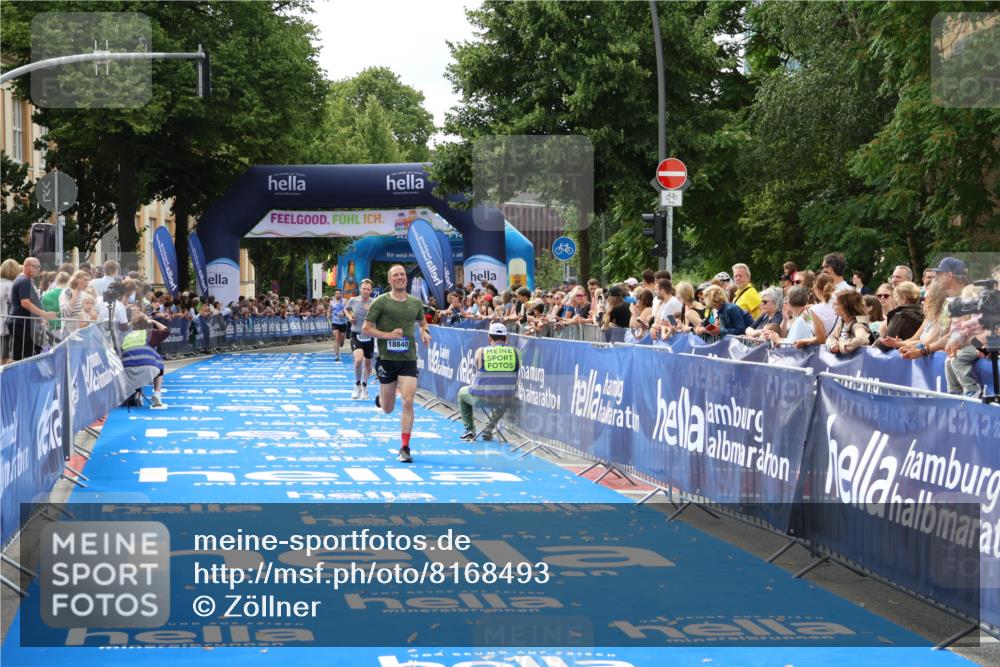 29.06.2025 - hella hamburg halbmarathon Zöllner http://msf.ph/oto/8168493 29.06.2025 10:20:03 Ziel 9255, 14188, 18848 meine-sportfotos.de